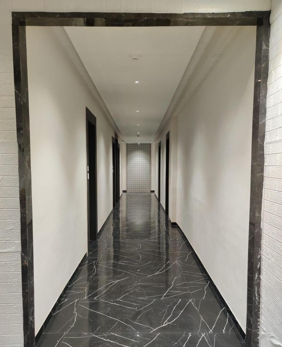 Hotel Selfie Inn Ahmedabad Exterior photo
